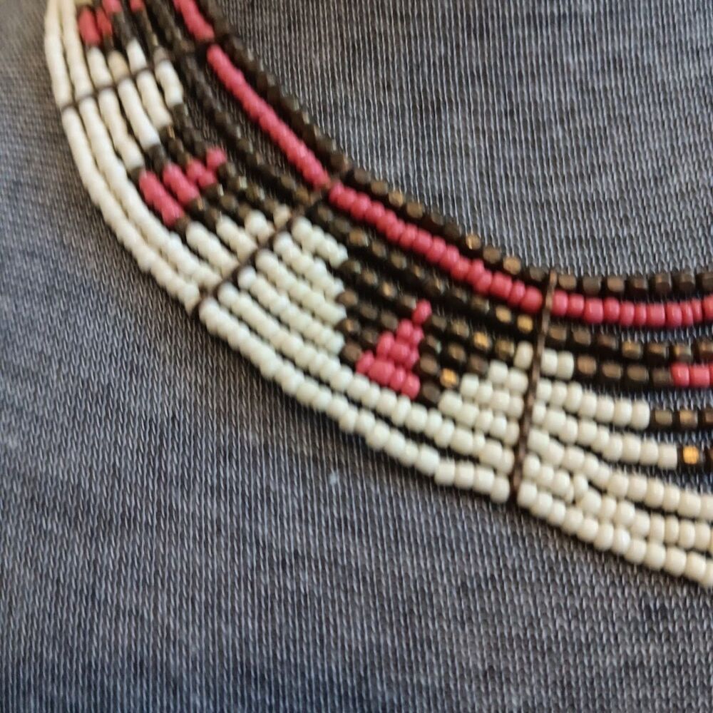 Vintage Southwestern White Multicolored Black red Seed Bead Collar Necklace - Picture 2 of 4